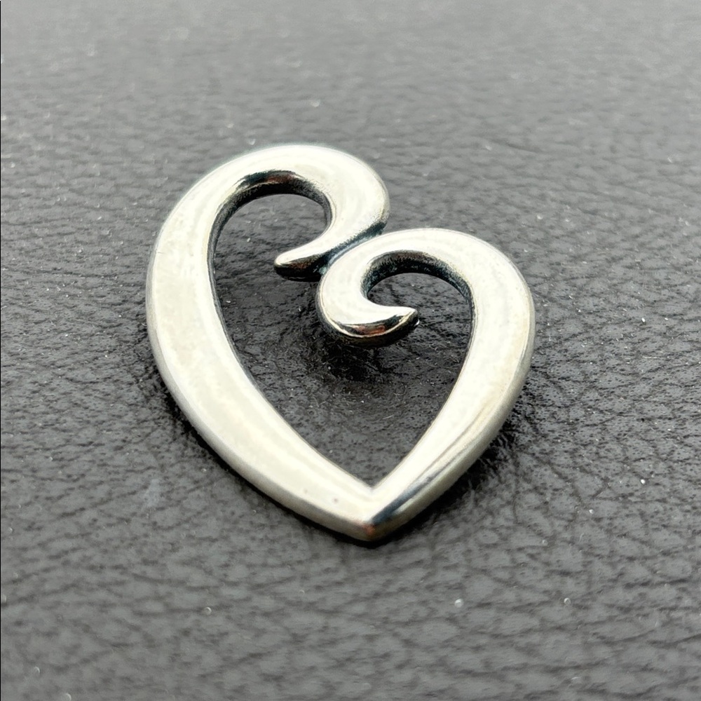 James Avery Large Mother’s Love pendant New! Great for Mother’s Day! 
Beautiful